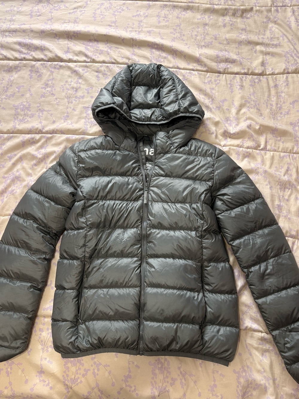 Aritzia little puff packable jacket